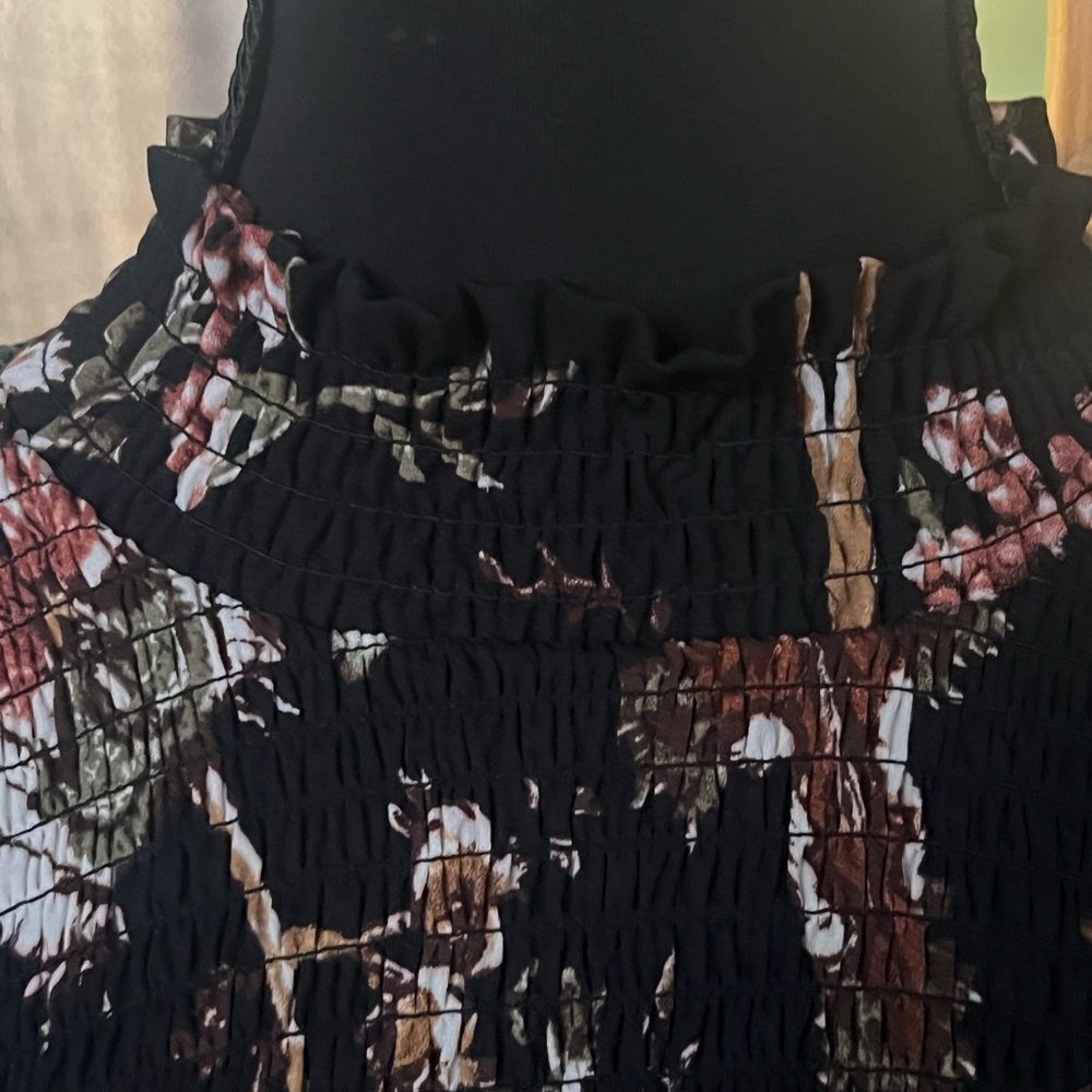 Elegant Black and Brown Blouse - Picture 3 of 11